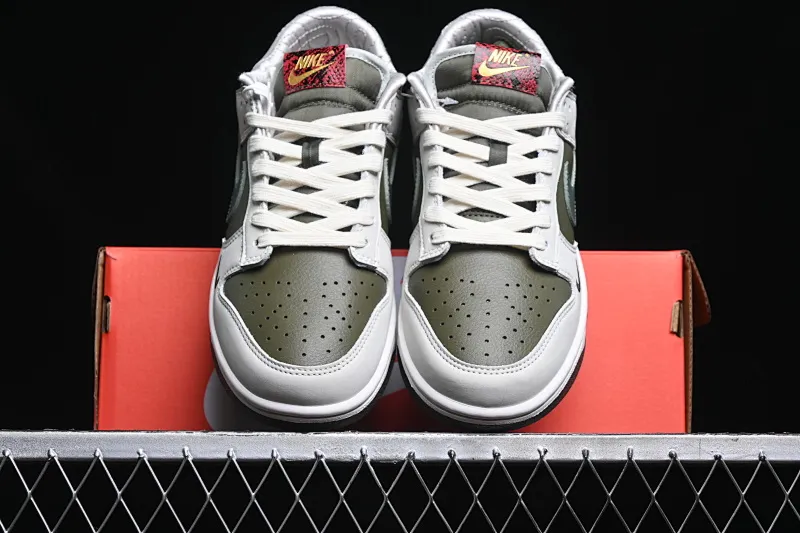All Categories Nk SB Dunk Series Nk SB Dunk Low Low-top sneakers Nk Dunk Low "Year of the Snake" Year of the Snake Spring Festival limited low-top casual sneakers HV5980-231